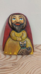 Muž s kočkou, lipové kolorované dřevo, závěsný